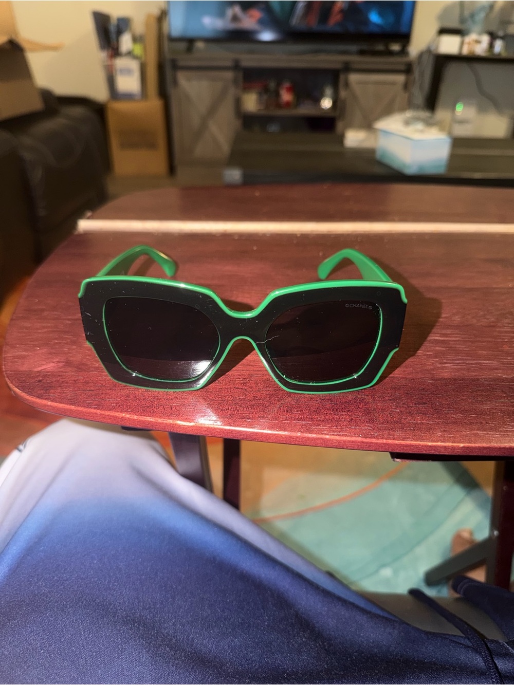 CHANEL Black Oversized Sunglasses with Green Trim - Unbranded